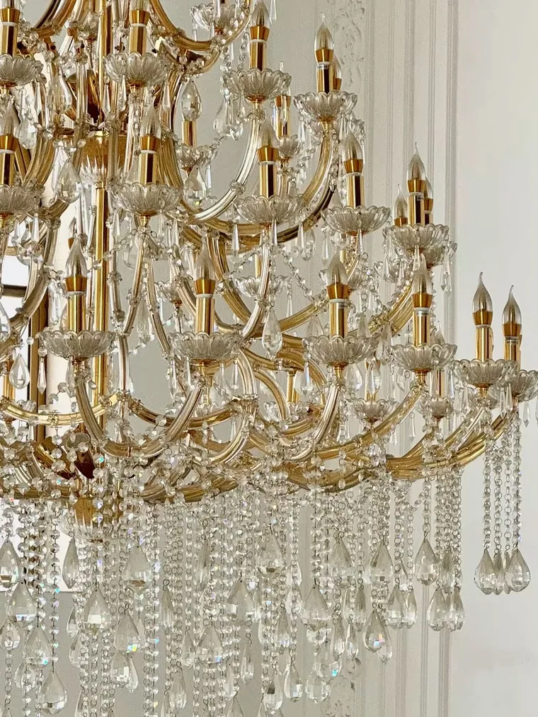 Lustre en cristal de L'INSTITUT K